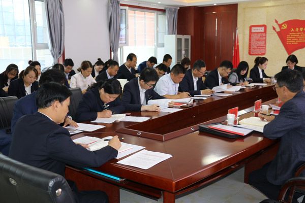 泓源公司“不忘初心、牢記使命”主題教育讀書(shū)班開(kāi)班式暨黨委理論學(xué)習中心組學(xué)習會(huì )舉行(圖2)