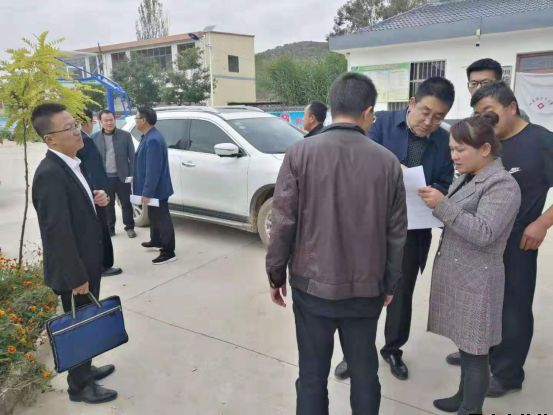 平?jīng)鲢垂鹃_(kāi)展“踐行初心使命，助推脫貧攻堅”主題黨日活動(dòng)(圖3)