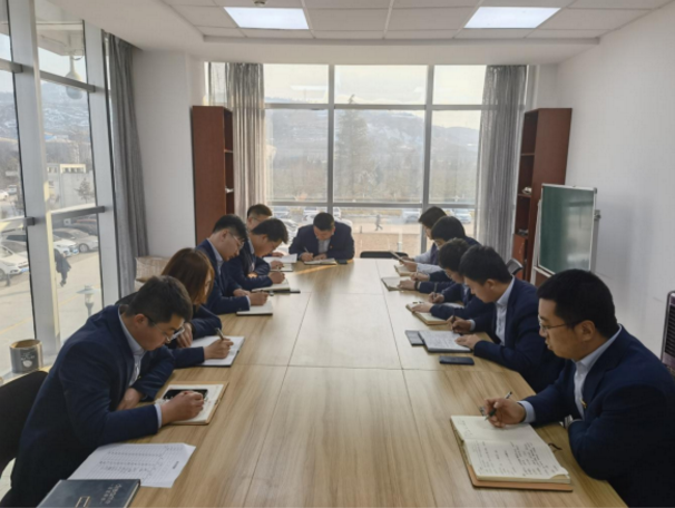 產(chǎn)業(yè)開(kāi)發(fā)板塊組織開(kāi)展學(xué)習《全市生態(tài)環(huán)境保護項目謀劃推進(jìn)會(huì )》會(huì )議精神(圖1)